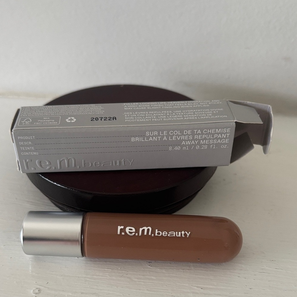 r.e.m beauty - Away Message Creamy Lip Gloss